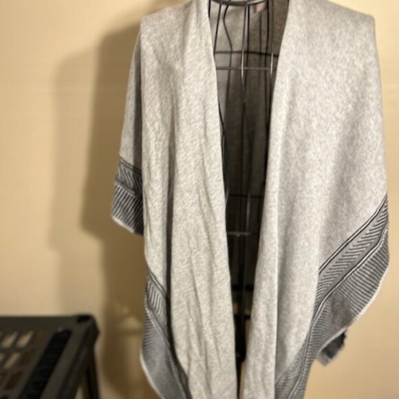 Chicos knit womens sweater wrap gray black coverup one size fits all long soft - Picture 1 of 5